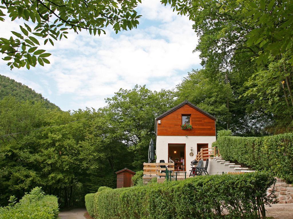 Cottage With A Terrace And A View Of The Valley Aywaille Eksteriør billede
