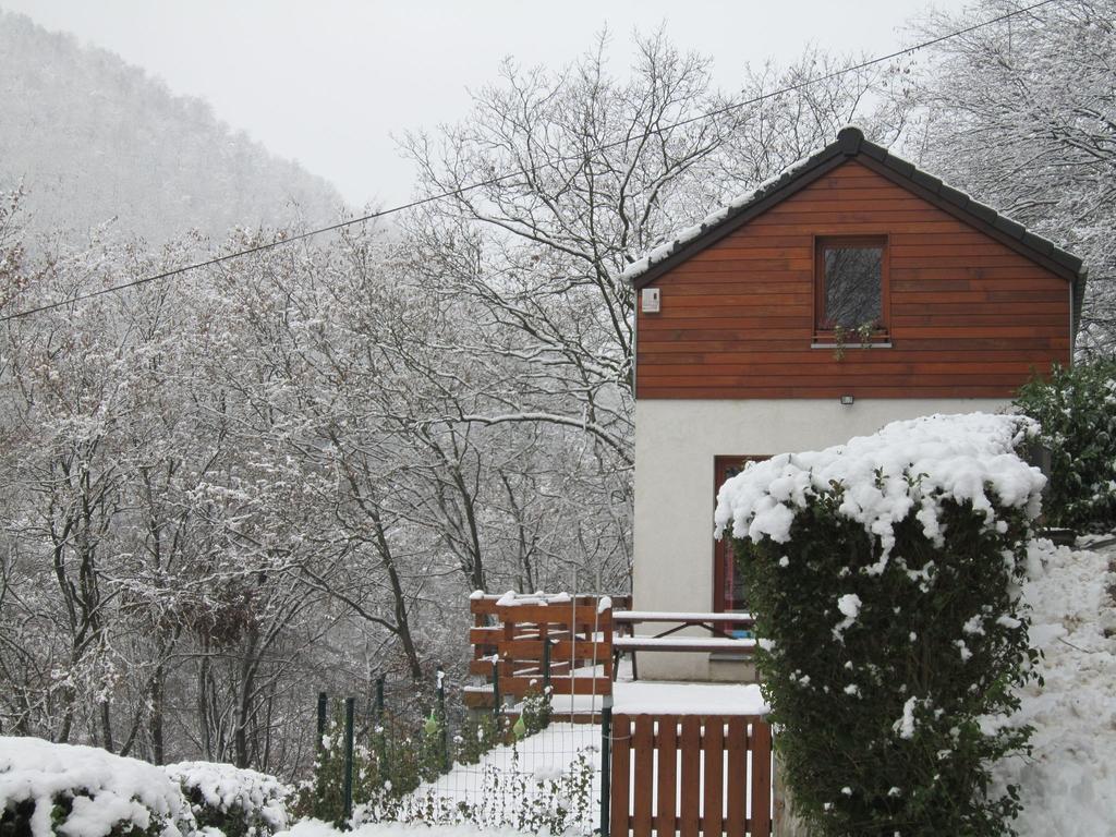 Cottage With A Terrace And A View Of The Valley Aywaille Eksteriør billede