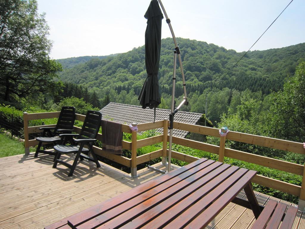 Cottage With A Terrace And A View Of The Valley Aywaille Eksteriør billede